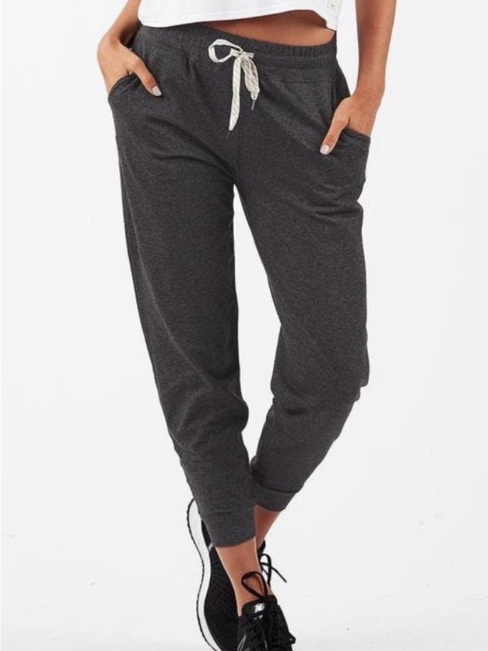 Vuori Performance Jogger ~ Charcoal Heather~ Size XL NWT $94 MSRP 🌟